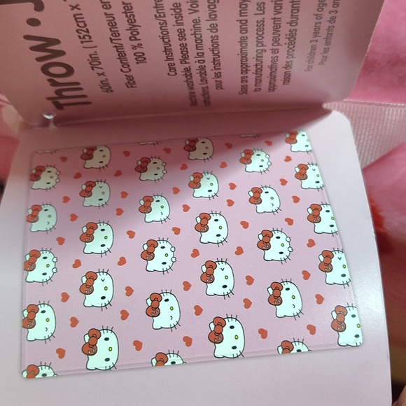 Hello kitty Throw - Picture 3 of 4